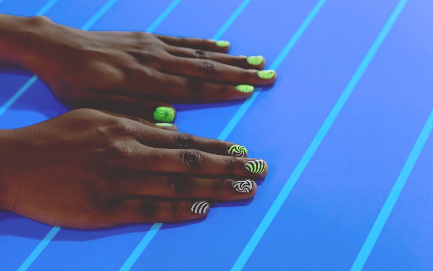 Detailarbeit bei professioneller Nagelvorbereitung